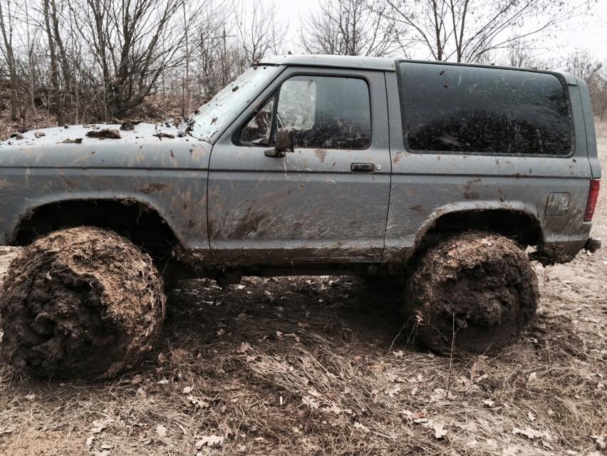 852x640, 116 Kb / джип, колёса, грязь