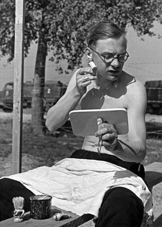 322x450, 77 Kb / 1941, ВОВ, летчик