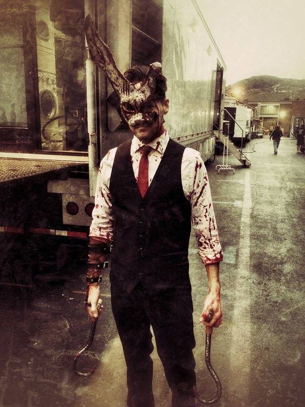 600x800, 88 Kb / косплей, биошок, крюк, маска, кровь