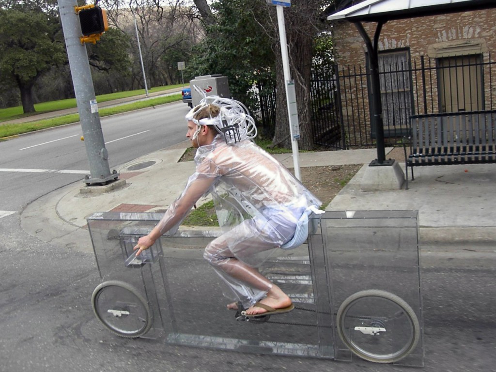 1024x768, 202 Kb / велосипедист, стекло, велосипед, перекрёсток