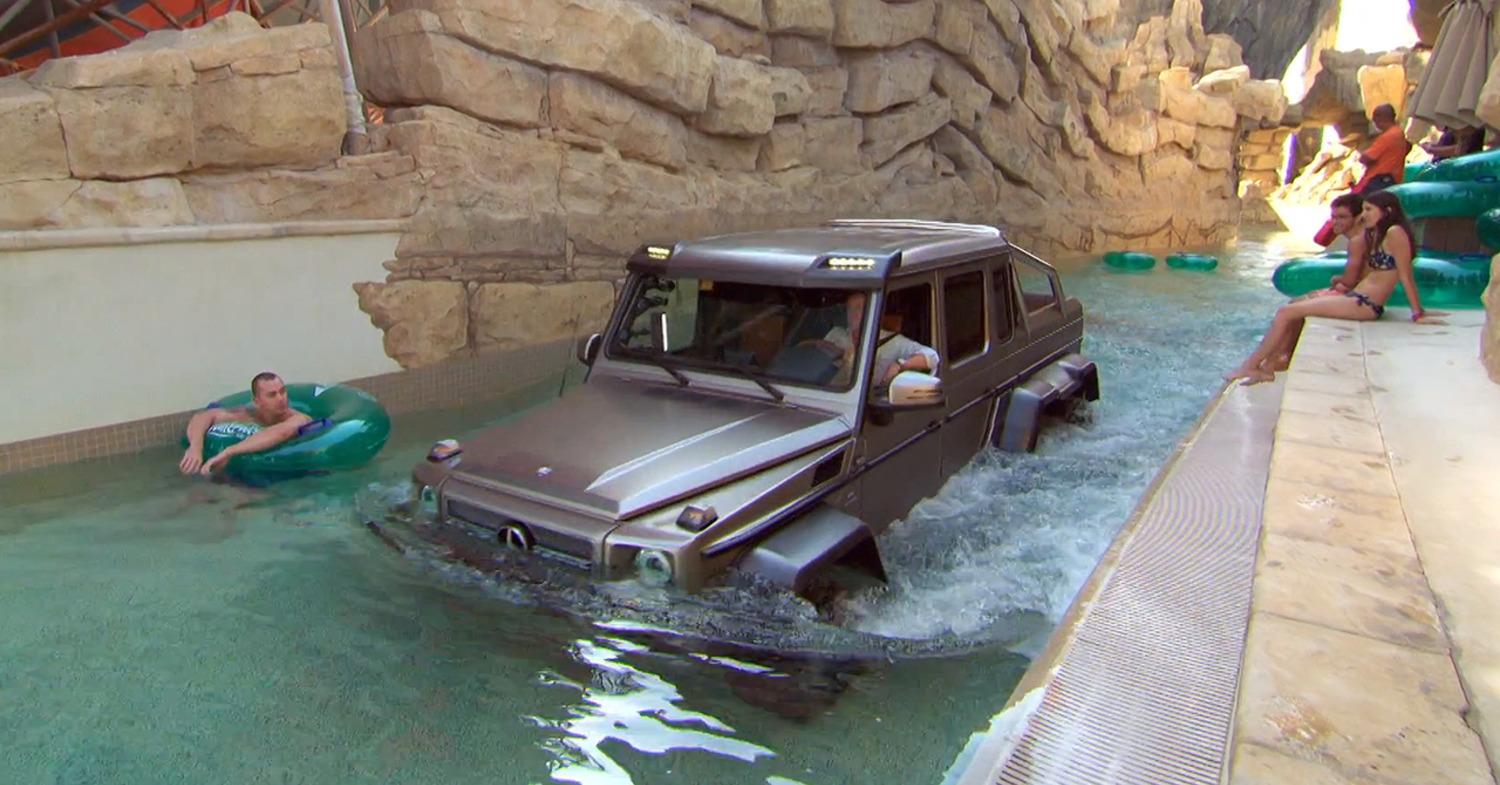 1500x785, 158 Kb / Машина, бассейн, Mercedes, G63, AMG, 6x6