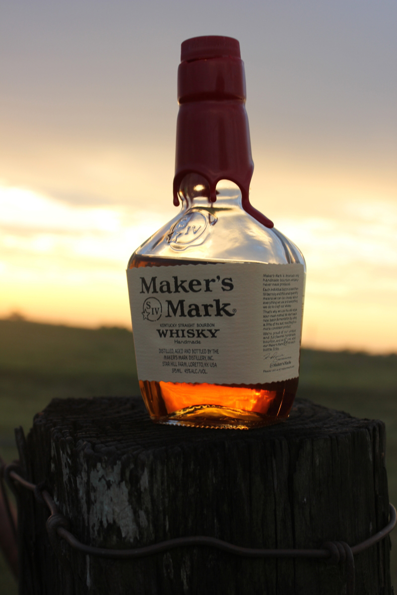 800x1200, 320 Kb / бутылка, виски, сургуч, закат