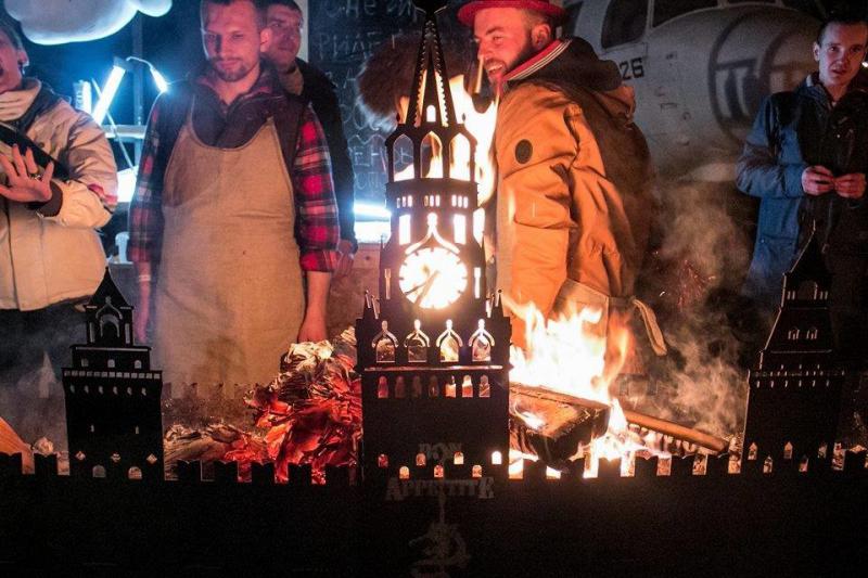 800x533, 73 Kb / мангал, кремль, огонь, политота