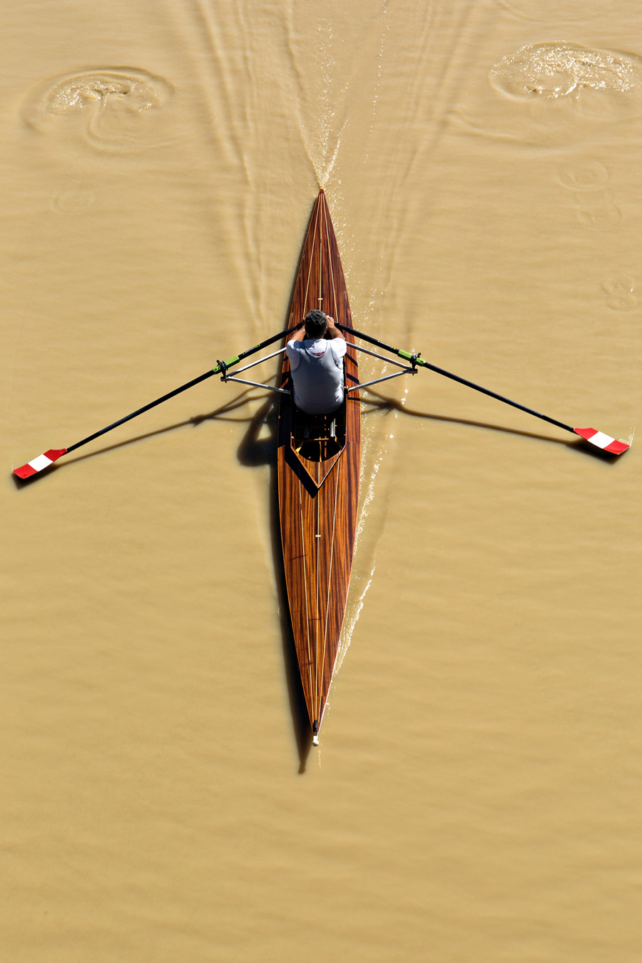 900x1350, 322 Kb / каноэ, гребец, спортсмен