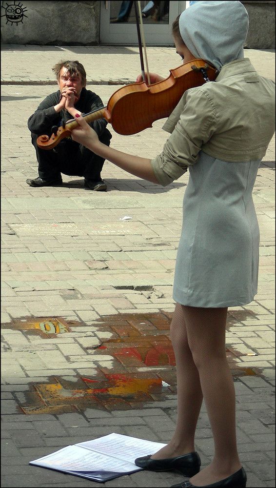 566x1000, 123 Kb / колдырь, игра, скрипка, музыка, лужа, отражение