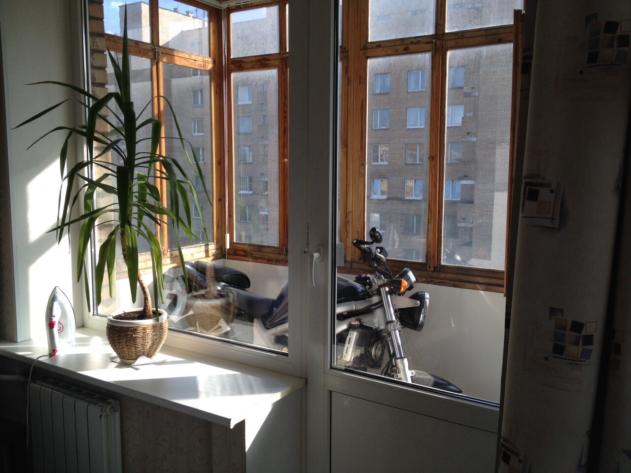 1280x960, 306 Kb / мотоцикл, балкон