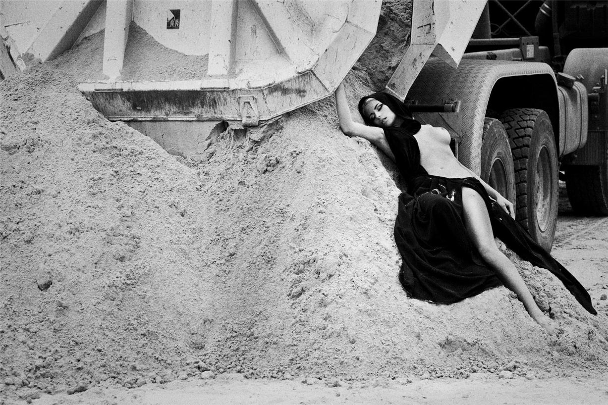 1227x818, 238 Kb / самосвал, кузов, песок, находка, ебанутый фотограф