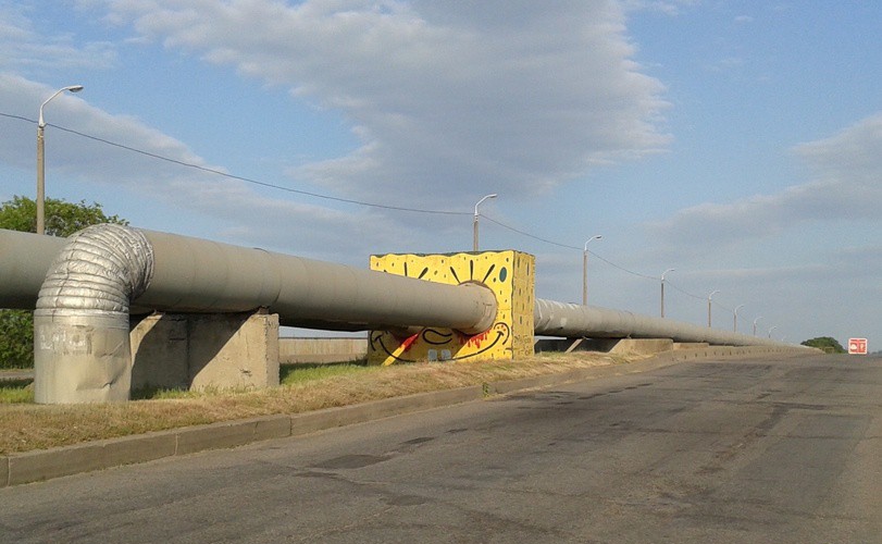 811x500, 91 Kb / Трубы, губка, Боб, дорога