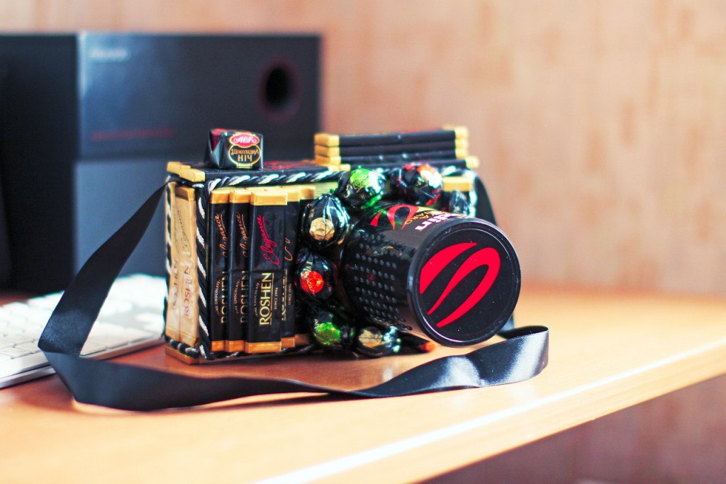 1024x683, 121 Kb / кофе, шоколад, конфеты, фотоаппарат, муляж, имитация