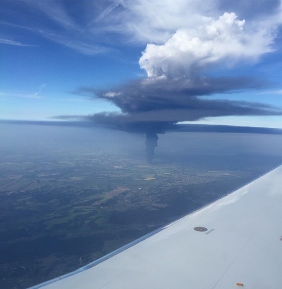 568x582, 45 Kb / украина, нефть, пожар, дым, облака