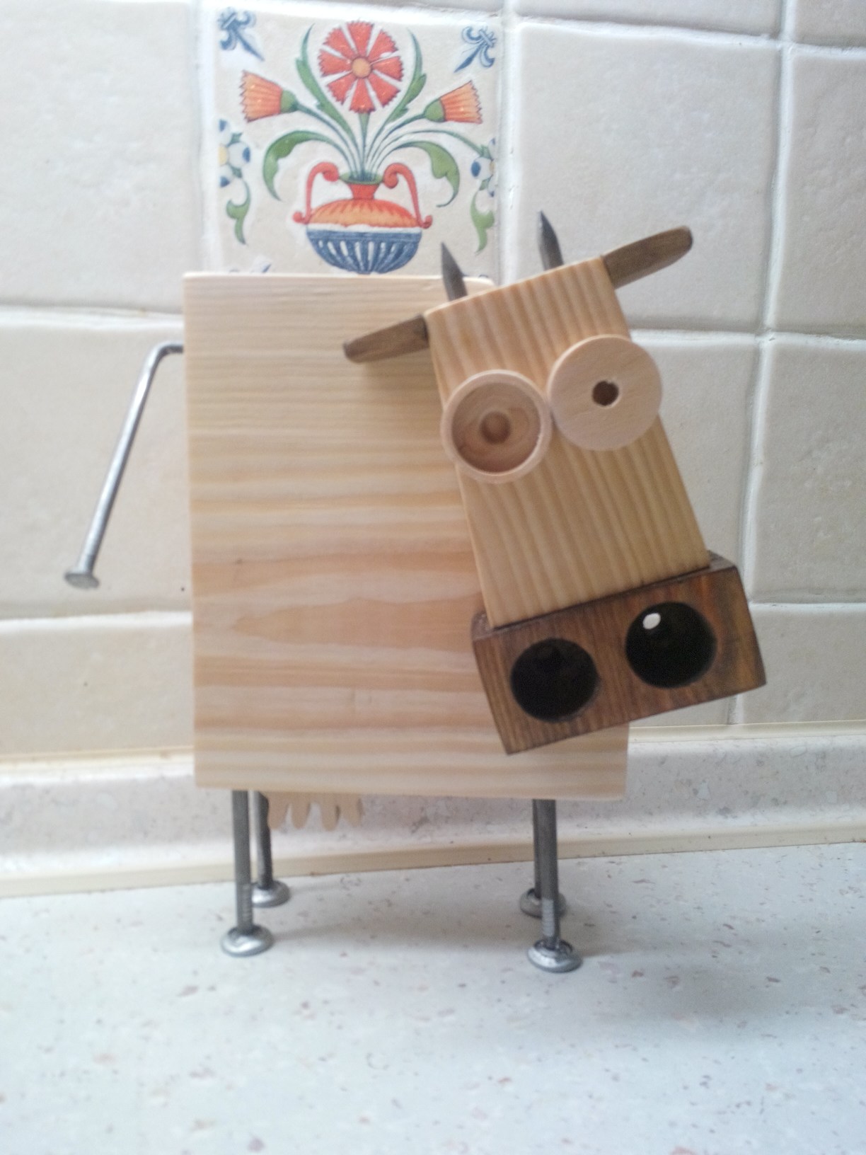 1224x1632, 234 Kb / корова, подарок, дерево, гвозди, хендмейд