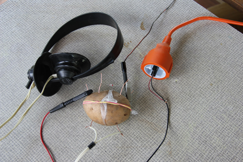 1024x683, 228 Kb / Детекторный, приёмник, картошка, удлинитель, наушники