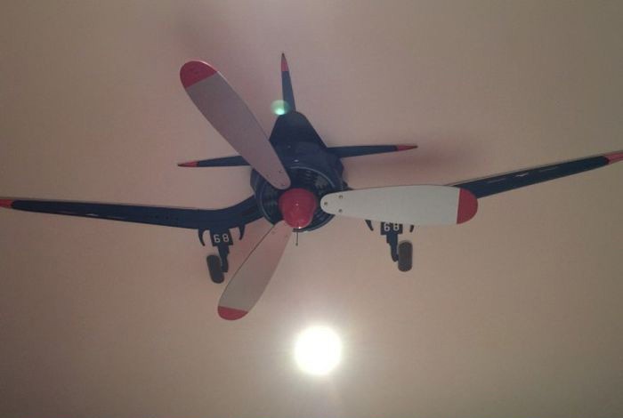 700x470, 26 Kb / Потолочный, вентилятор, самолёт