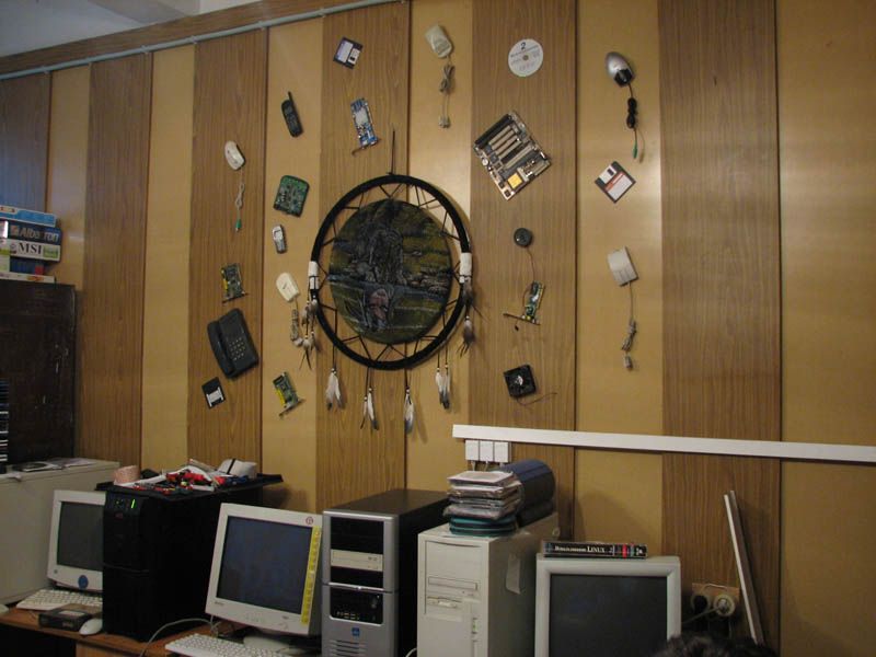 800x600, 58 Kb / серверная, бубен, шаман