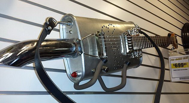 630x343, 72 Kb / гитара, выхлопная труба, глушитель