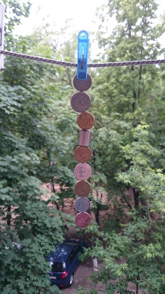 576x1024, 113 Kb / Магнит, монеты, прищепка