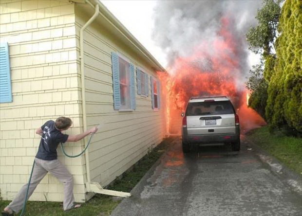 620x444, 72 Kb / пожар, шланг, дом, авто