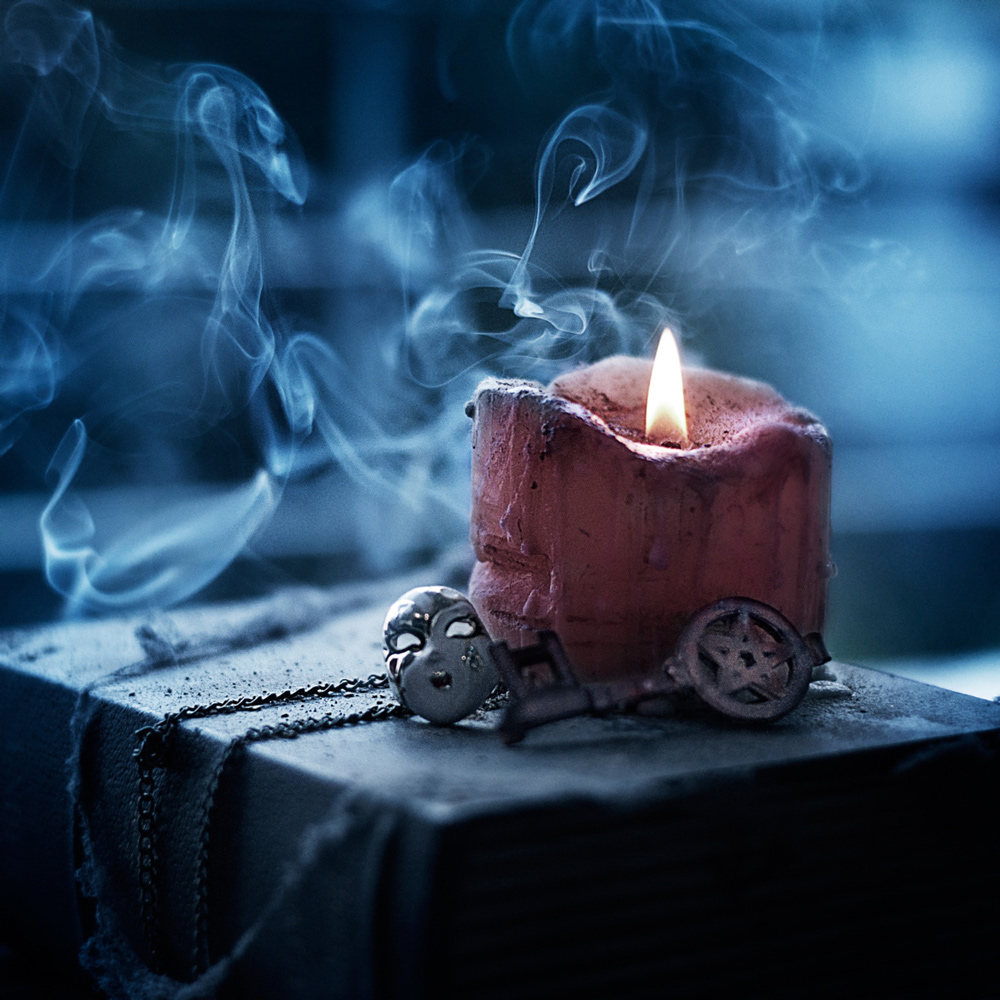 1000x1000, 337 Kb / свеча, книга, ключ, пентаграмма, маска