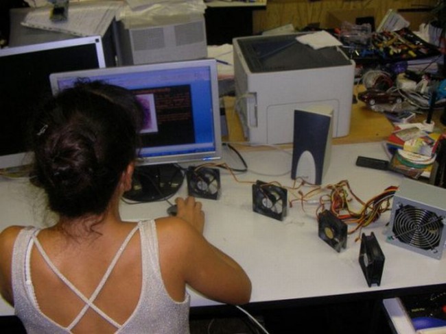 650x488, 66 Kb / Вентилятор, блок, питания, монитор