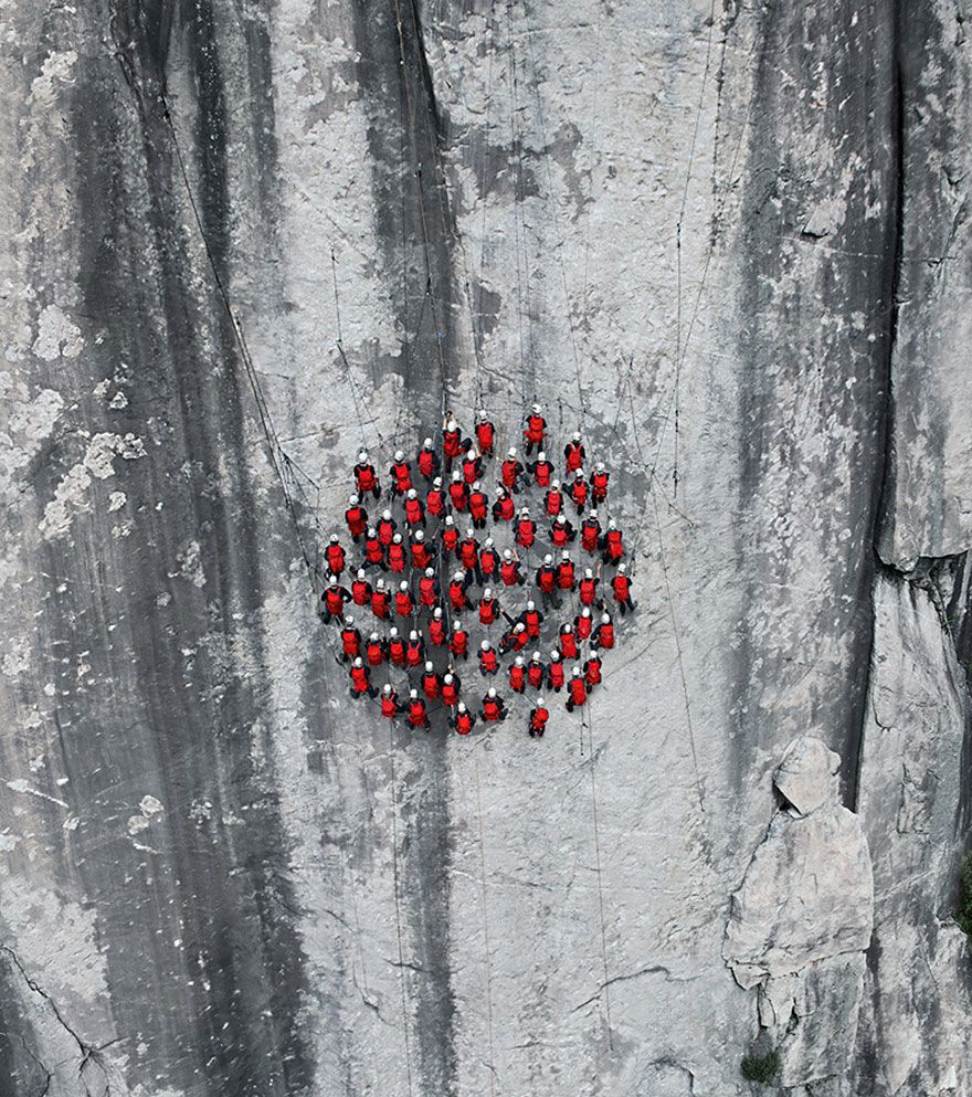 880x993, 248 Kb / альпинисты, скала, подъём