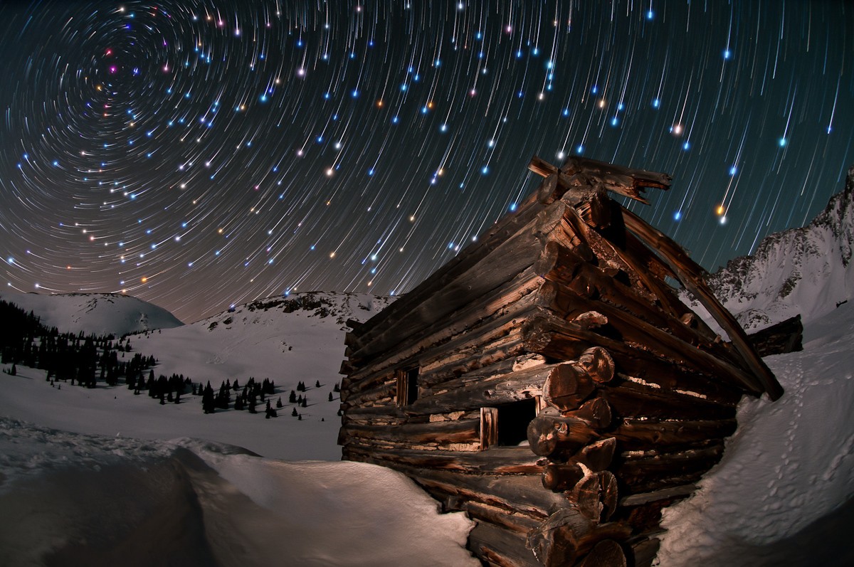 1200x797, 265 Kb / Звёзды, изба, снег, выдержка