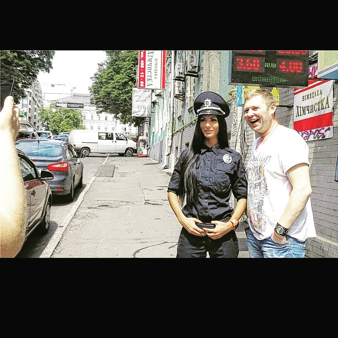 1080x1080, 159 Kb / полицейская, настоящая полицейская, бикини