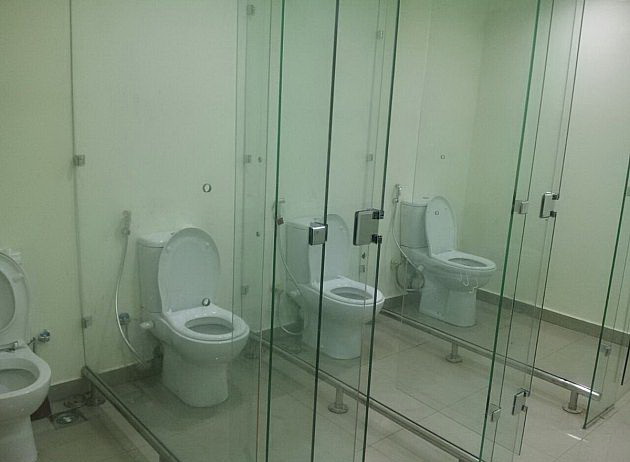 630x462, 54 Kb / туалет, стенки, горшок, прозрачность