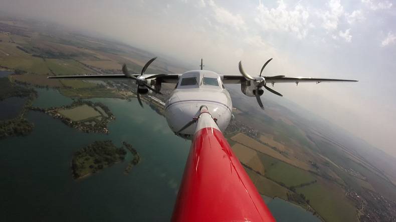 790x444, 26 Kb / Селфи, палка, самолёт