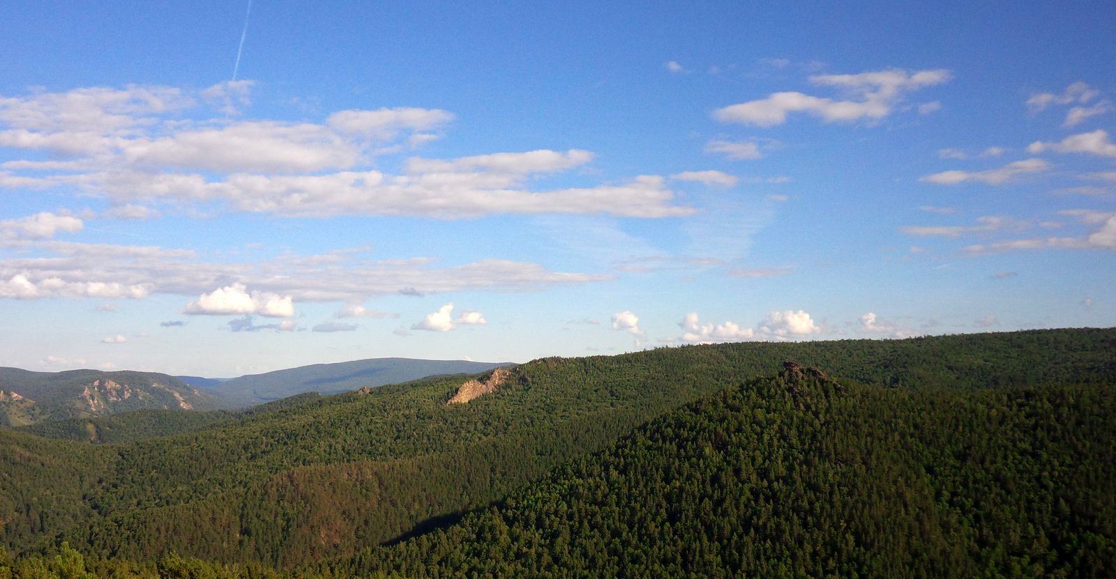 1600x831, 237 Kb / тайга, горы, облака