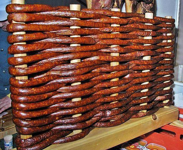 584x480, 77 Kb / Плетень, забор, колбаса