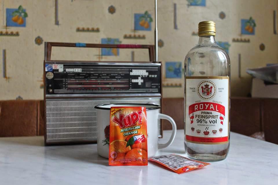 960x640, 62 Kb / приёмник, напиток, спирт, рояль