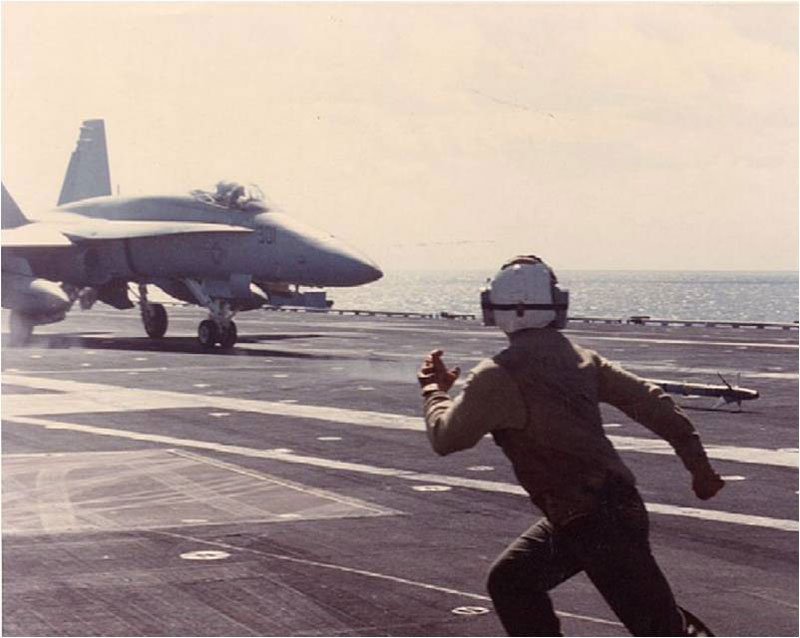 800x638, 70 Kb / Авианосец, ракета, самолет