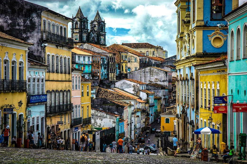 1040x691, 384 Kb / сальвадор, улица, желтое, брусчатка