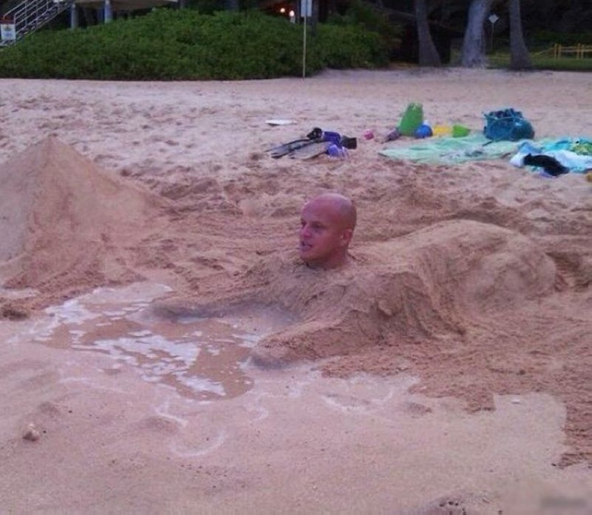 850x739, 199 Kb / сфинкс, пляж, песок, пирамида, лысый