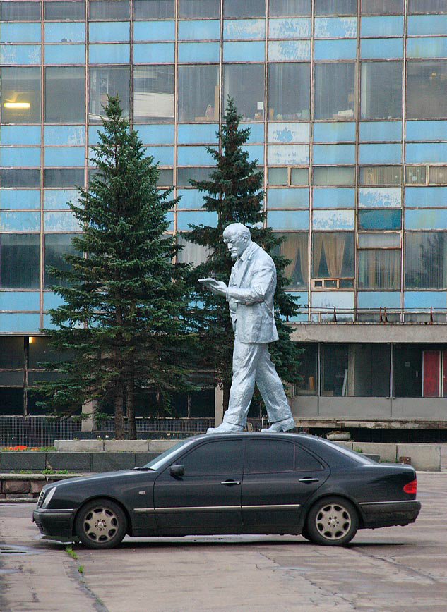 633x868, 149 Kb / ленин, мерседес