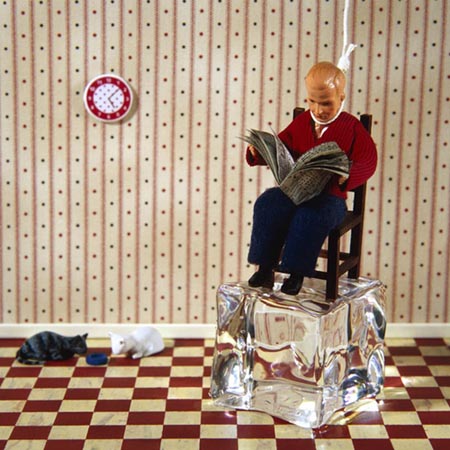 450x450, 50 Kb / кубик, газета, петля, суицид