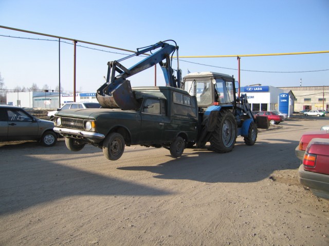 640x480, 77 Kb / эвакуатор, москвич, каблучок, трактор, беларусь