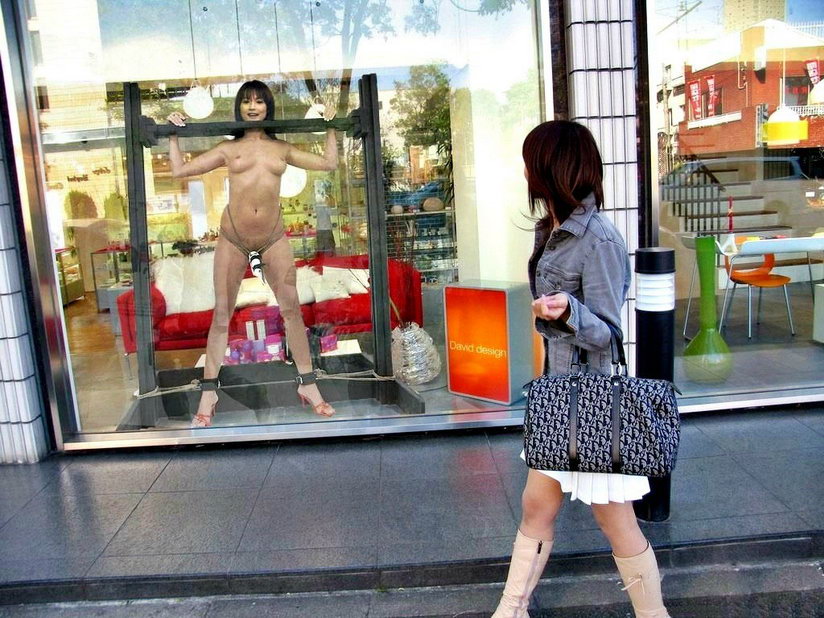 824x618, 144 Kb / бдсм, витрина, страпон