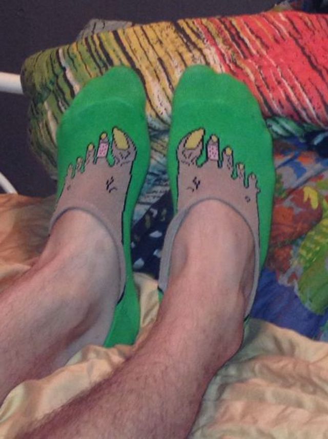 640x855, 66 Kb / носки, ноги, вышивка