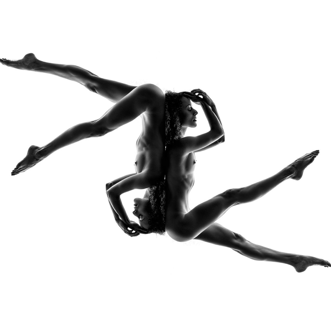 1280x1280, 125 Kb / жопоног, отражение, ч/б, 69