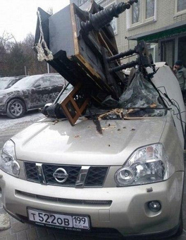 600x774, 90 Kb / рояль, ниссан икстрейл, двор