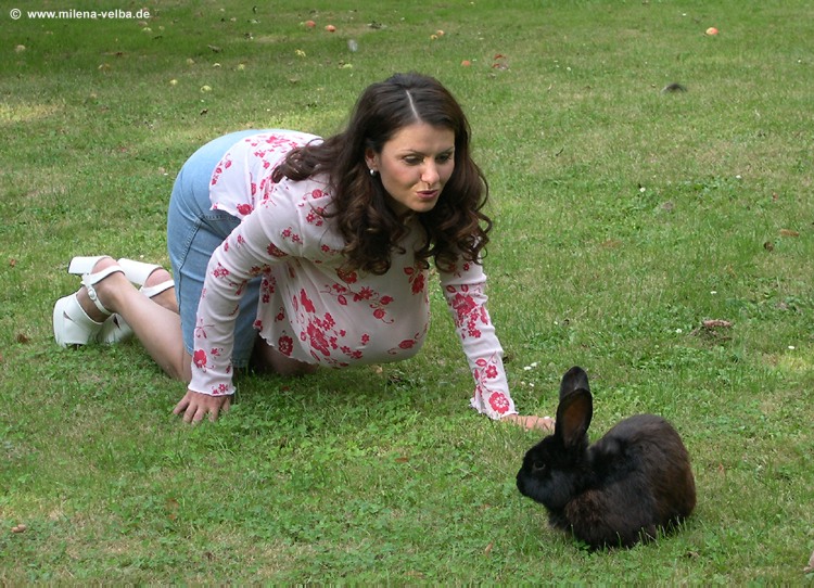 750x542, 166 Kb / сиськи, кролик, Milena Velba