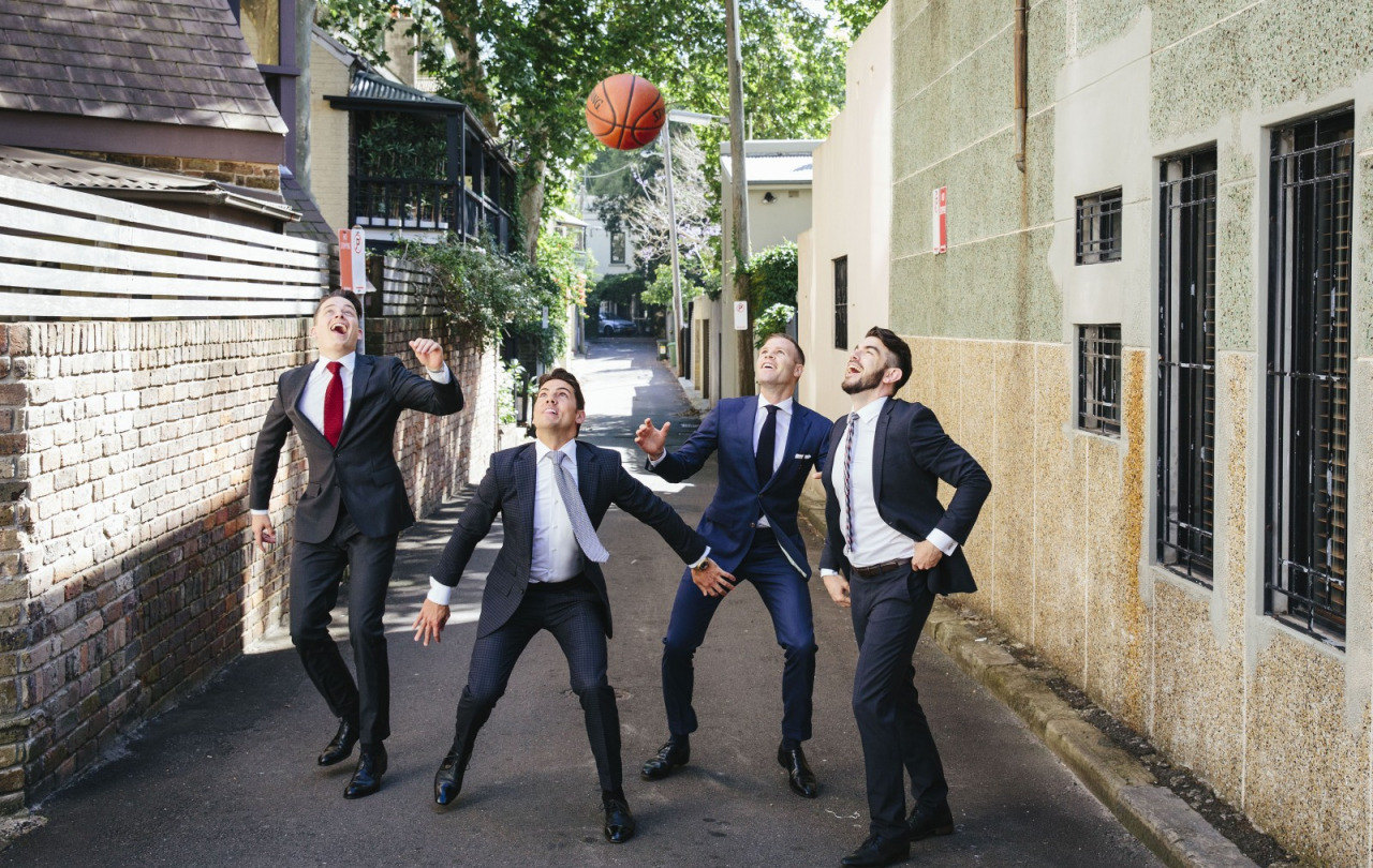 1280x810, 394 Kb / баскетбол, костюмы, улица, яппи