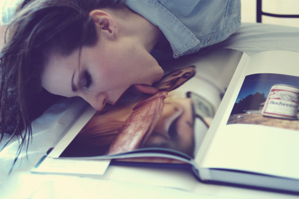 1024x683, 180 Kb / книга, член, минет, язык