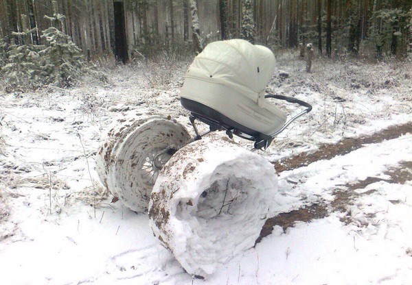 600x416, 91 Kb / Коляска, снег, лес