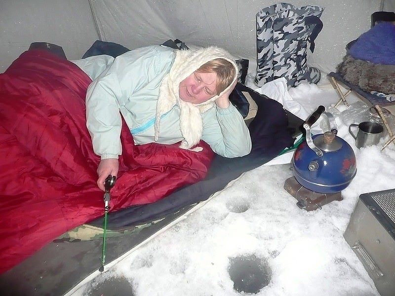 800x600, 91 Kb / Женщина, рыбалка, чайник, зимняя