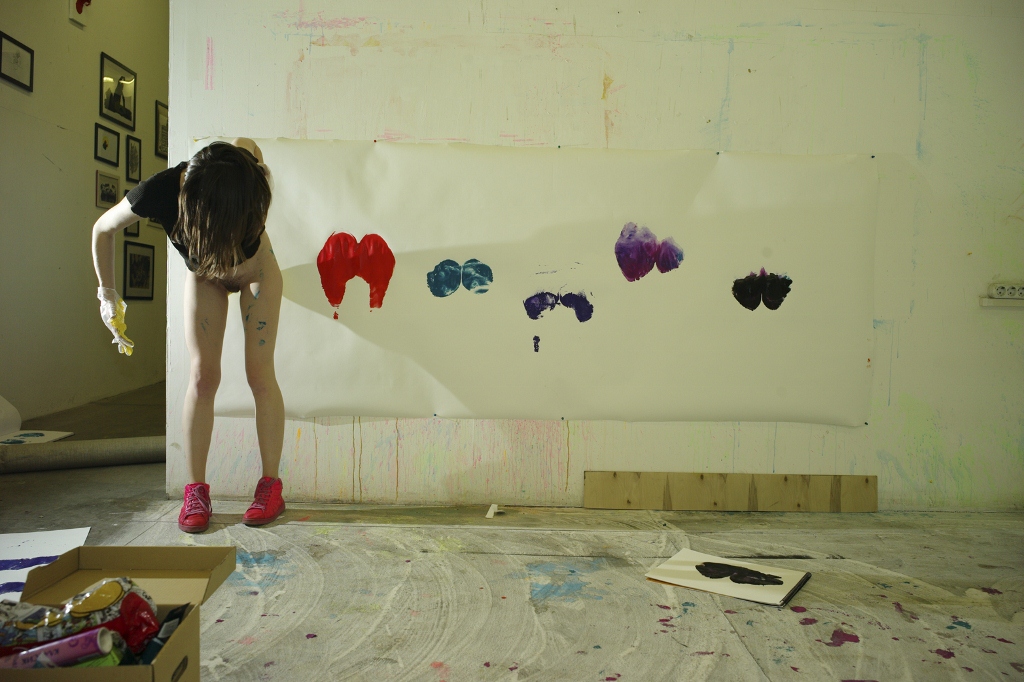 1024x682, 355 Kb / следы, краска, жопа