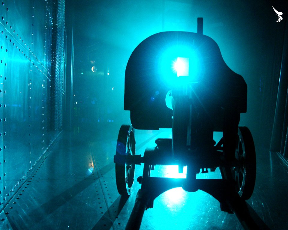 960x768, 115 Kb / пулемёт, максим, свет, заклёпки, клуб, пилот