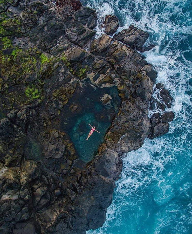 796x970, 196 Kb / море, скала, озеро, впадина, волны