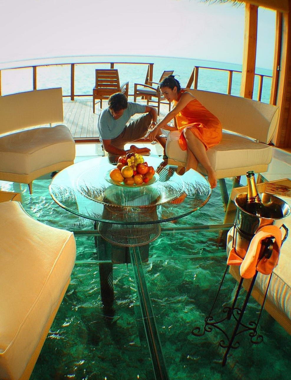 988x1291, 195 Kb / пол, океан, отель, кресло